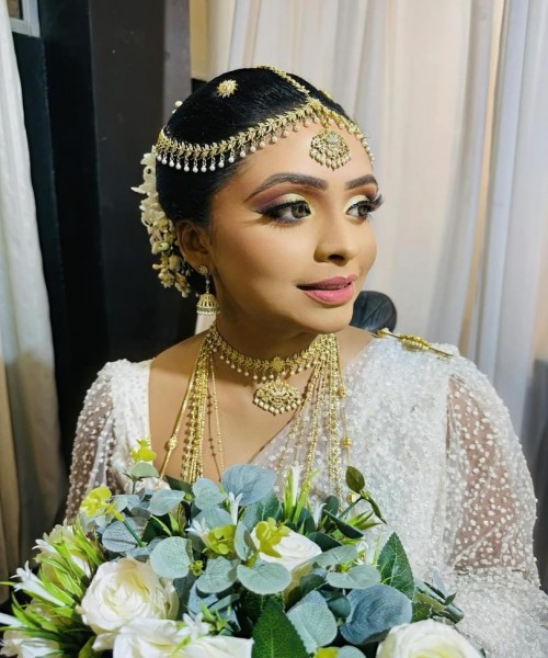 Oshi salon හක්මණ සියලුම රූපලාවන්‍ය කටයුතු සදහා විමසන්න