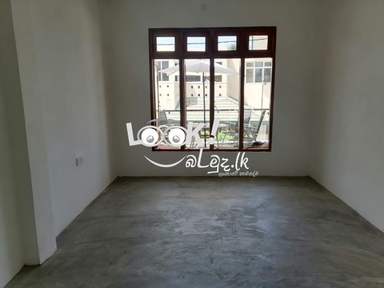 Upstairs House for Rent in Mount Lavinia 3 Bed Rooms