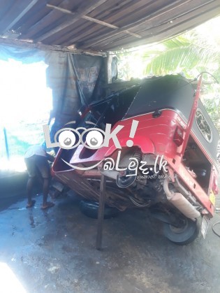 Three Wheeler Service Station Makola 