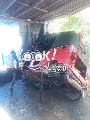 Three Wheeler Service Station Makola 