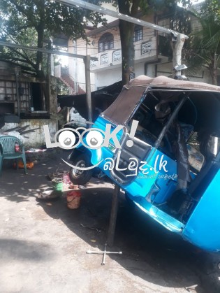 Three Wheeler Service Station Makola 