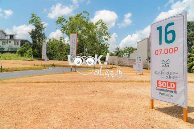 Precious Land plot in thalawatugoda Hokandara  