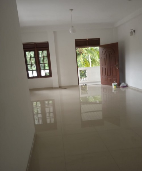 1st Floor House for Rent in Homagama 3 Bed Rooms