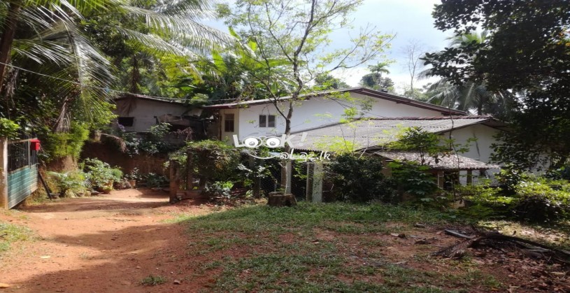 Two storey house with 15 perch land for sale in Heiyanthuduwa.