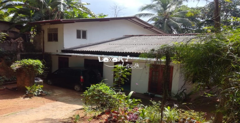 Two storey house with 15 perch land for sale in Heiyanthuduwa.