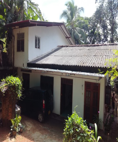 Two storey house with 15 perch land for sale in Heiyanthuduwa.