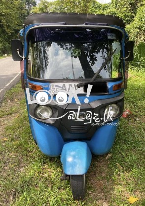Bajaj RE 2015
